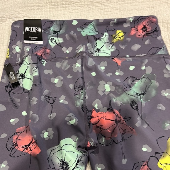 🔥 NWT Victoria’s Secret Sport Knockout Tight - Picture 4 of 5